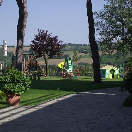 Hotel Ausonia Monte Porzio Exteriér fotografie